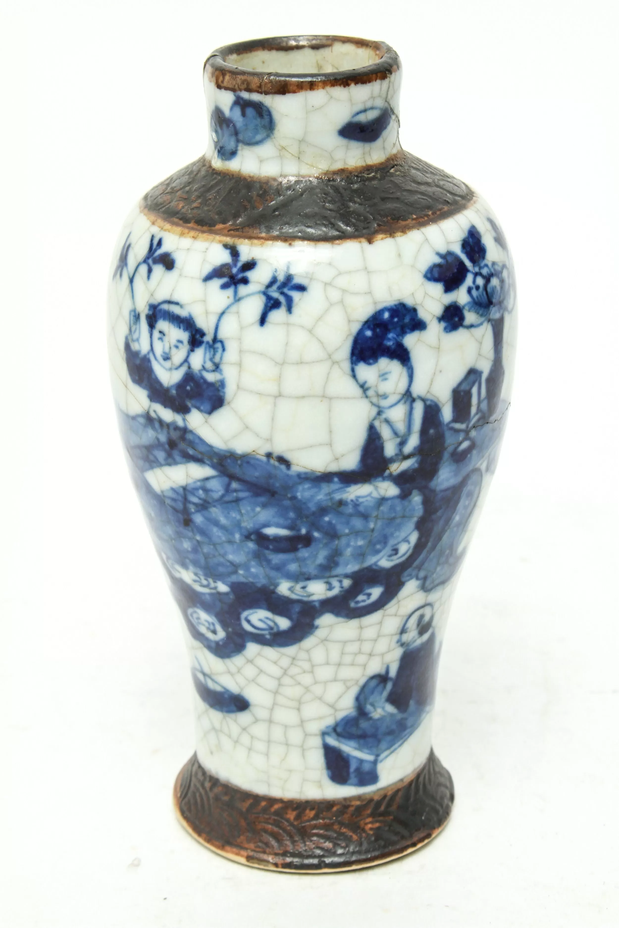 Chinese Qing Dynasty Blue and White Pottery Vase