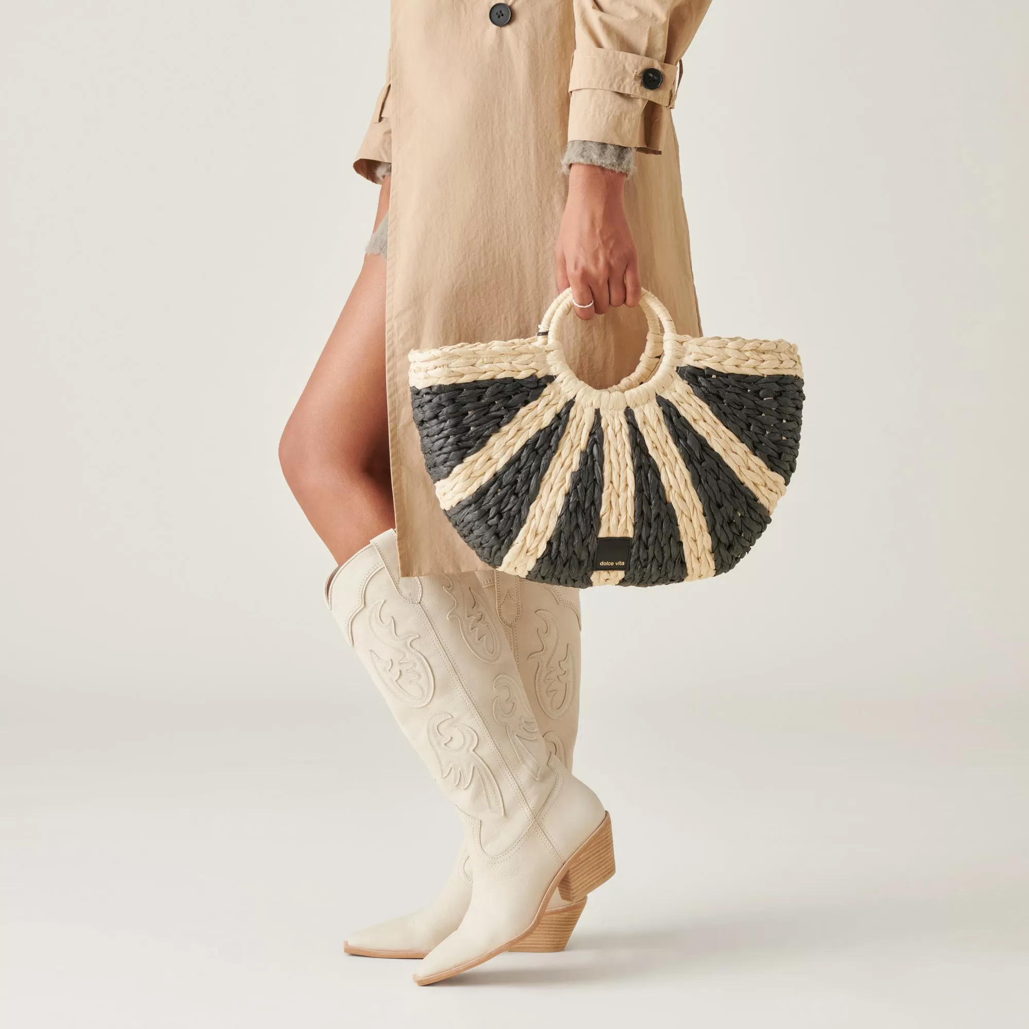 ESTELLE HANDBAG BLACK RAFFIA