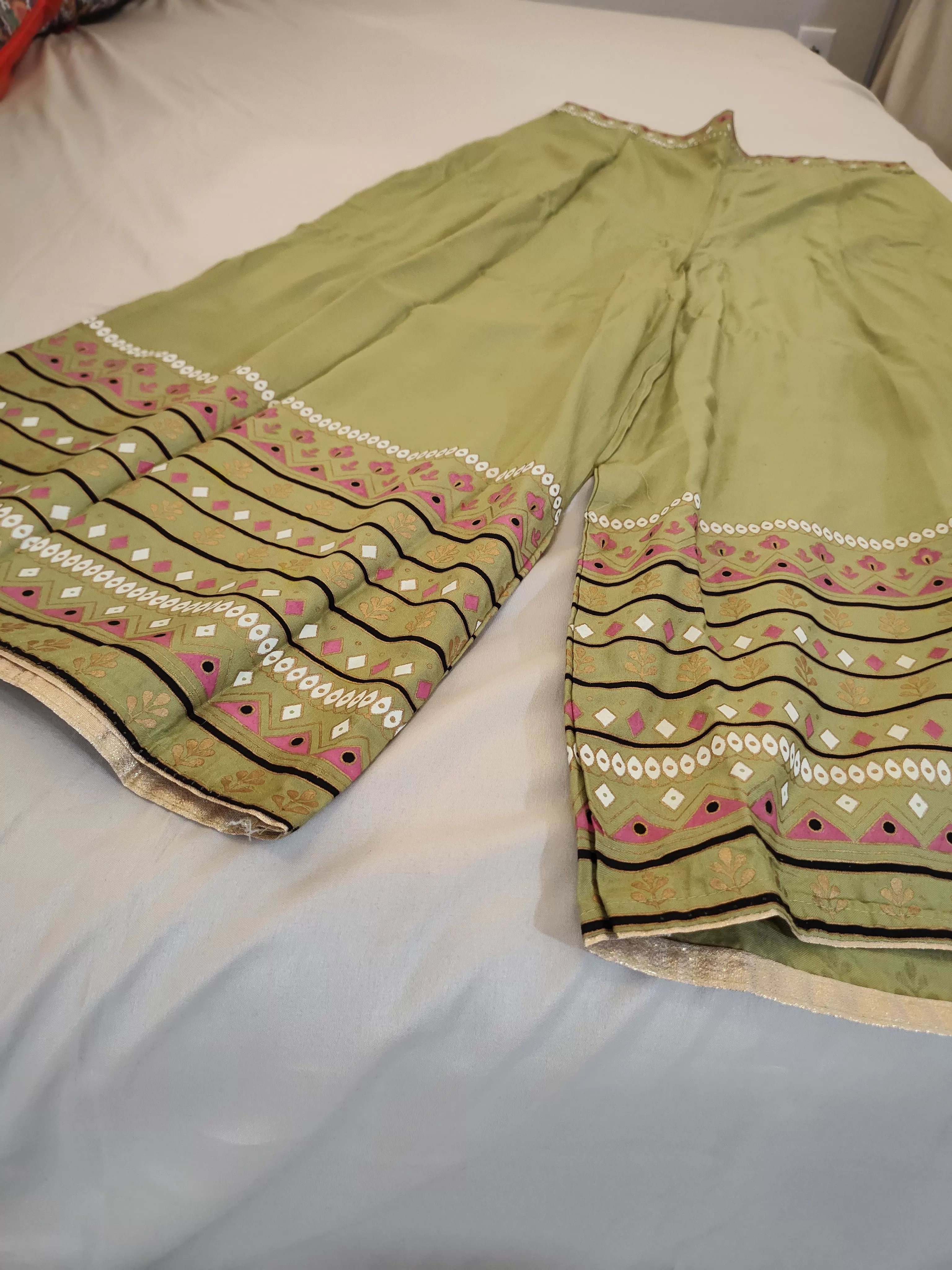 Fabulous Light Green Palazzo Pants With White And Pink pattern