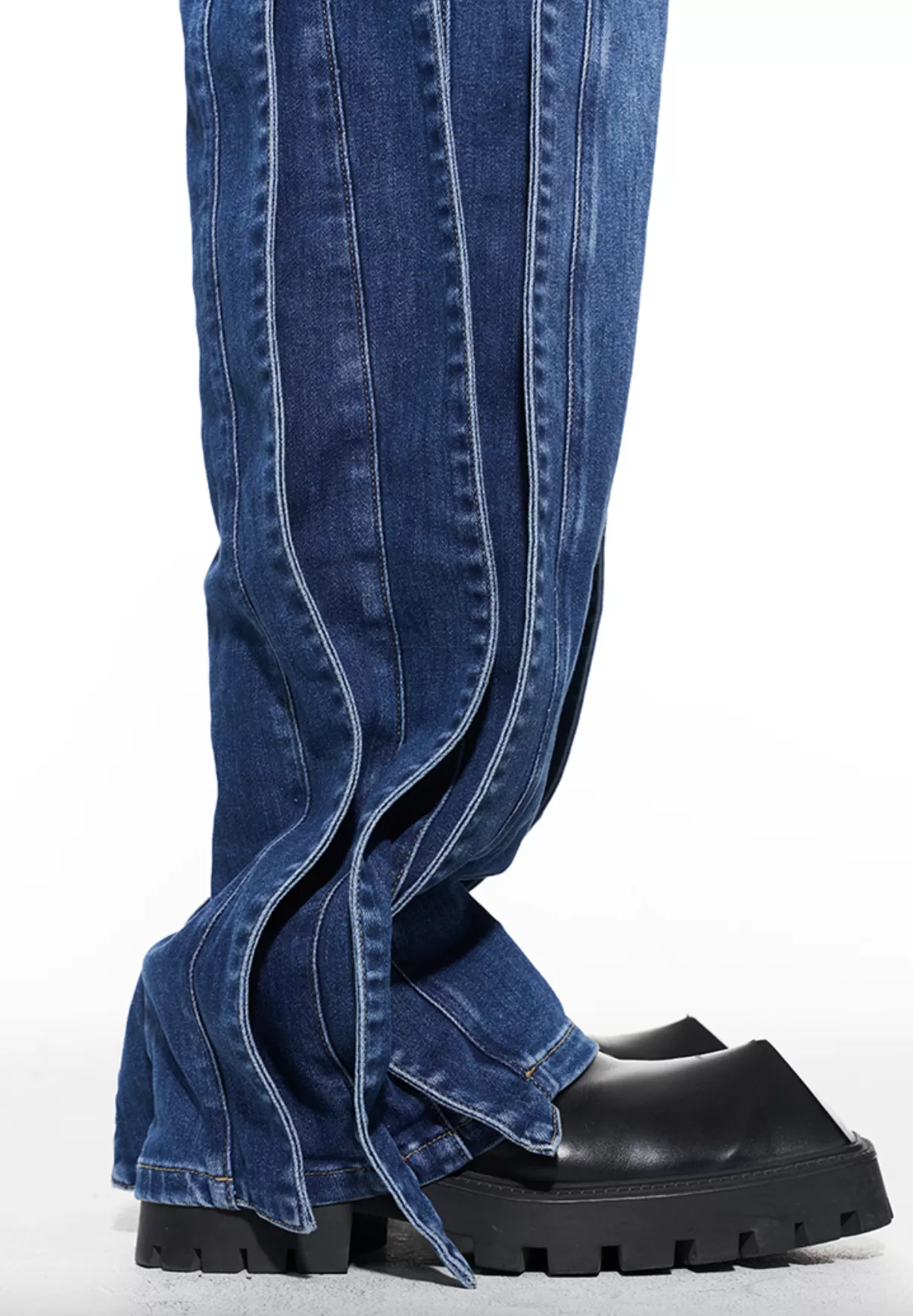 MULTI-LAYERED PANELS BAGGY DENIM JEANS - BLUE