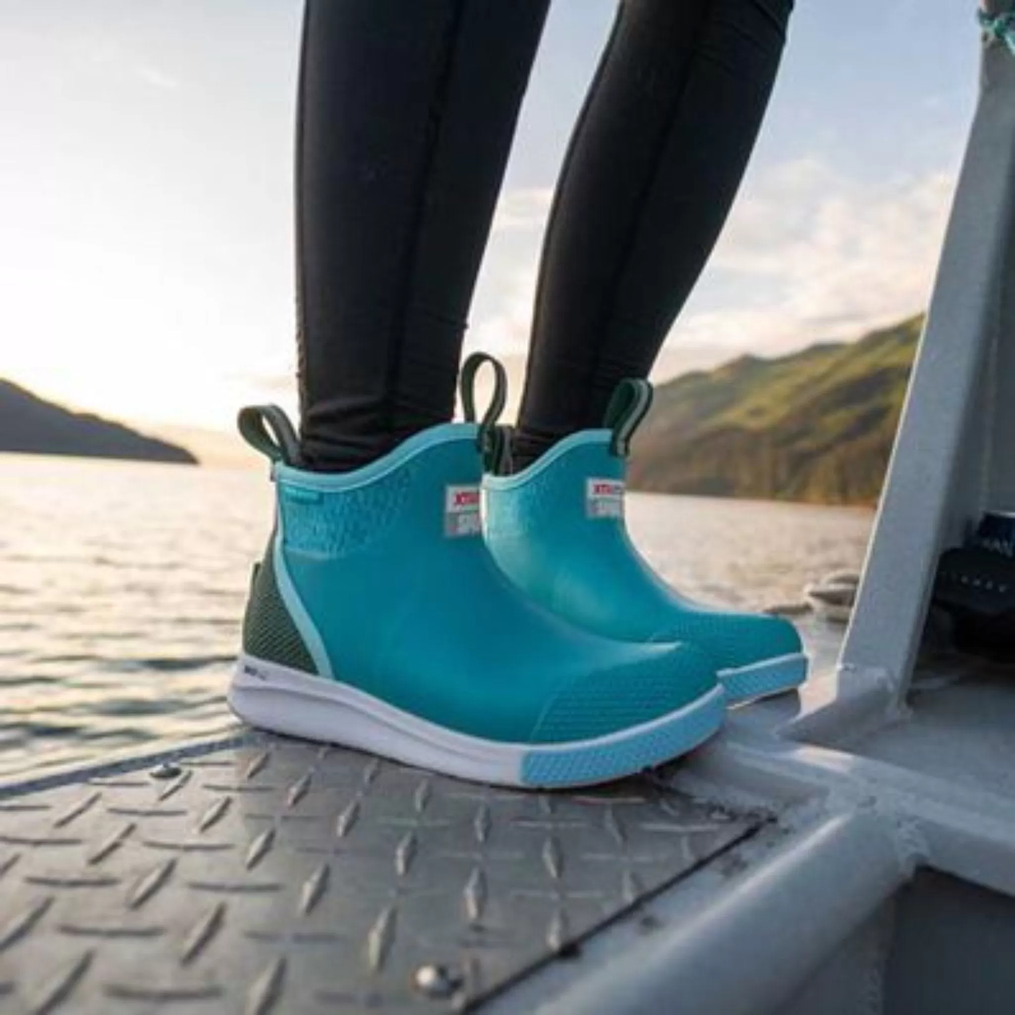 Xtratuf Women's 6 Inch Ankle Deck Boot Sport - Teal